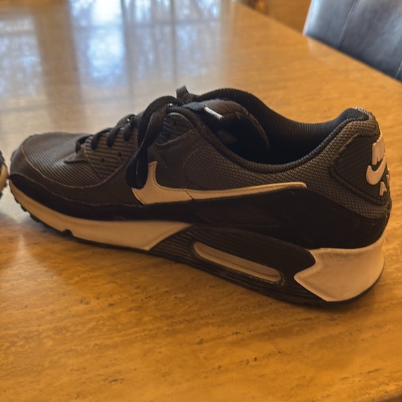Nike mens Air Max shoes - Picture 6 of 9